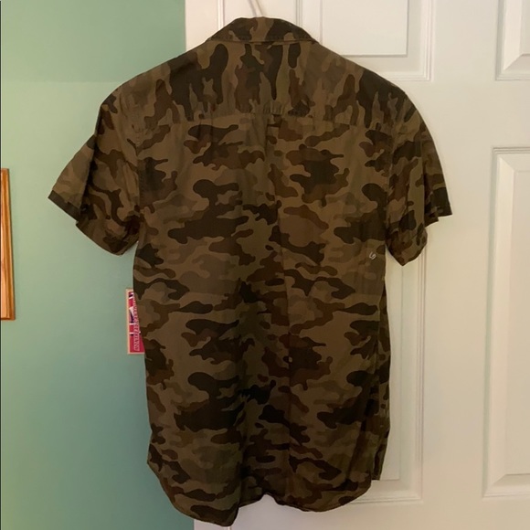 Button up dress shirt - Picture 2 of 3